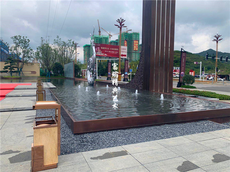 不锈钢精神堡垒